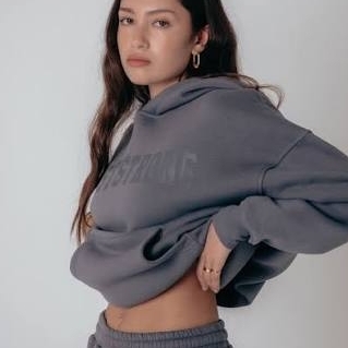 essentialshoodieus